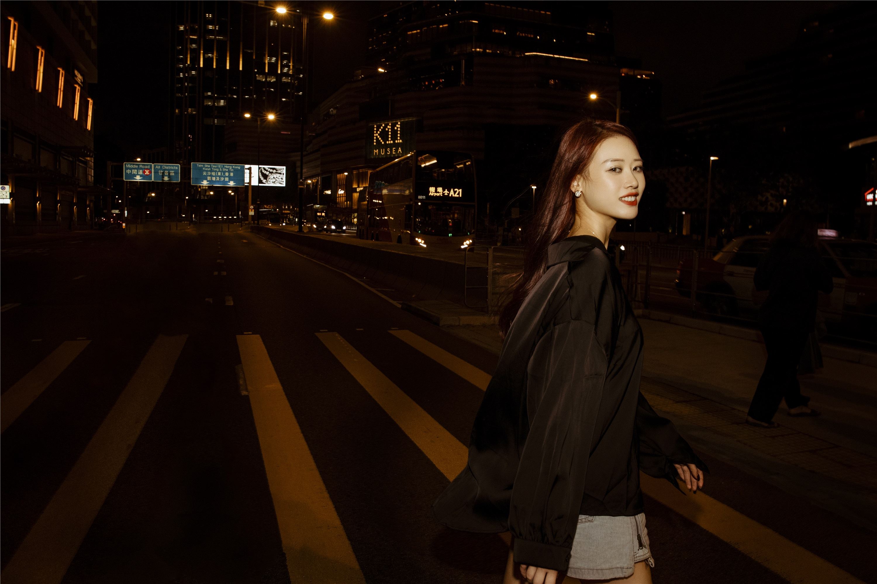 YITUYU艺图语 2025.01.28 香港的夜 Chenaling_CL